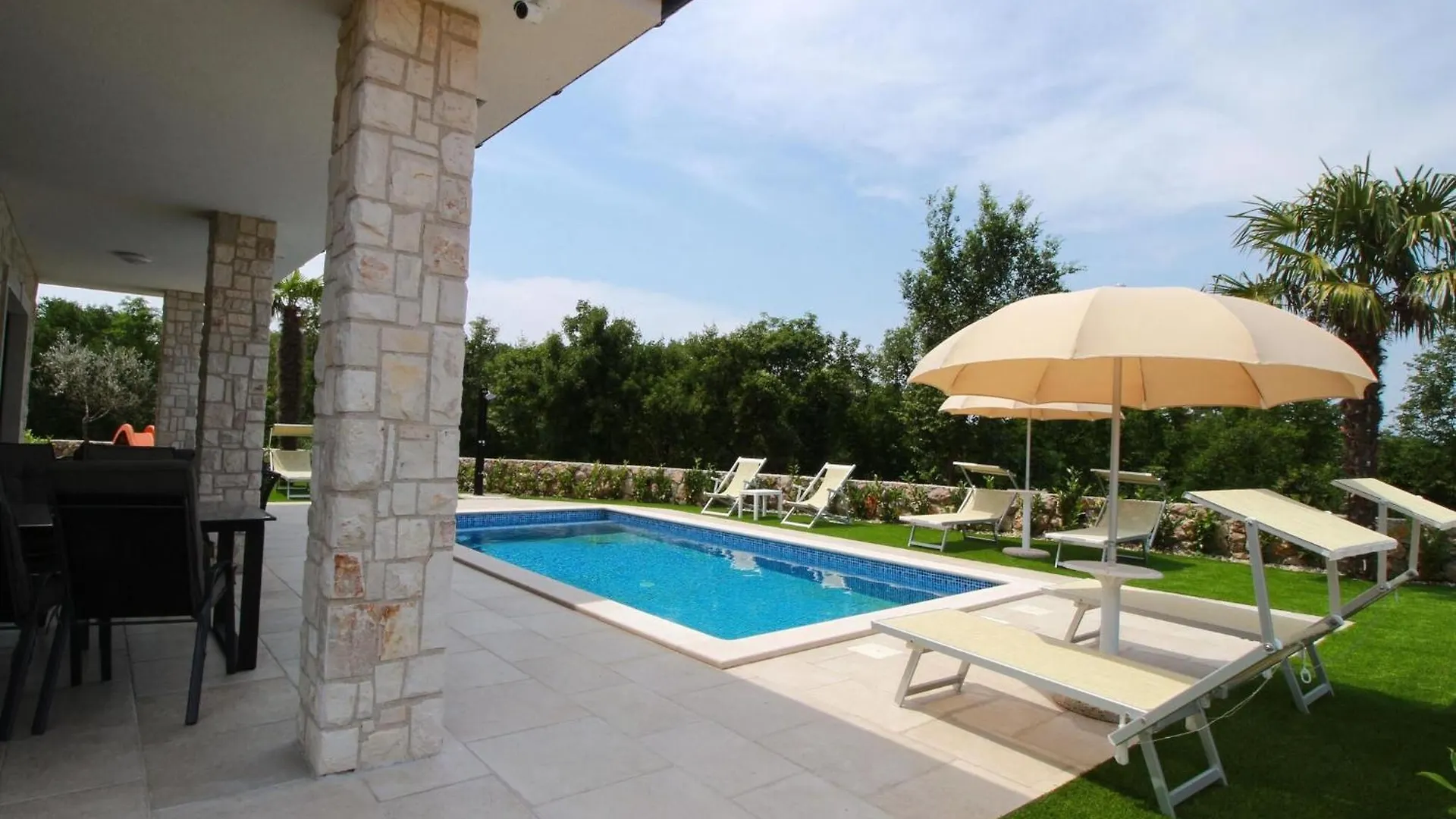 New Built Luxury Villa With Swimming Pool Malinska
