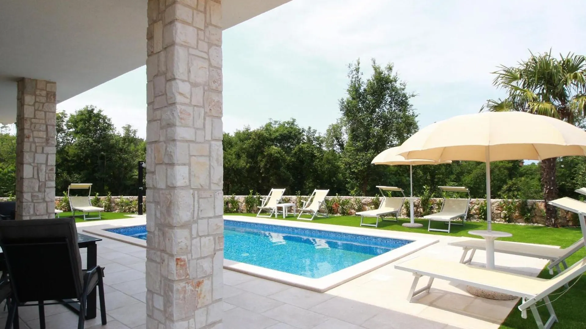 New Built Luxury Villa With Swimming Pool Malinska
