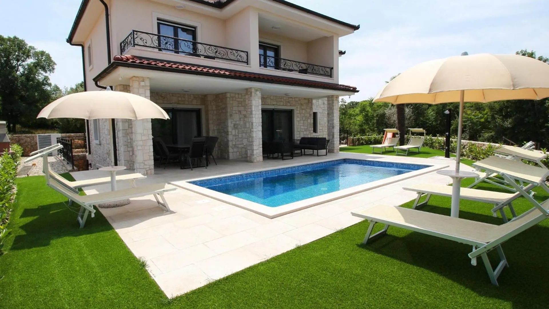 New Built Luxury Villa With Swimming Pool Malinska